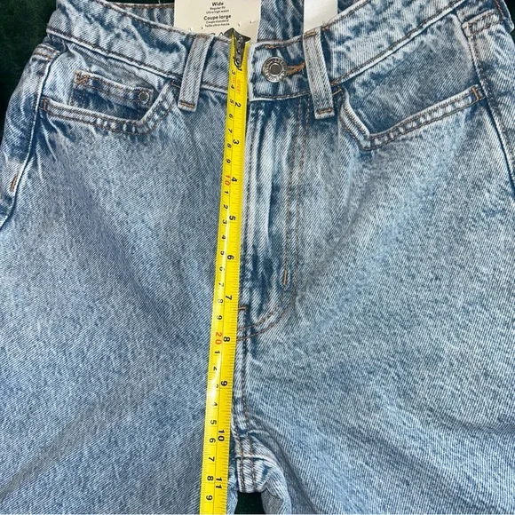 H&M NWT Ladies Wide Leg Regular Fit Ultra High Waist Light Wash Jeans  Sz 0 - Picture 4 of 6